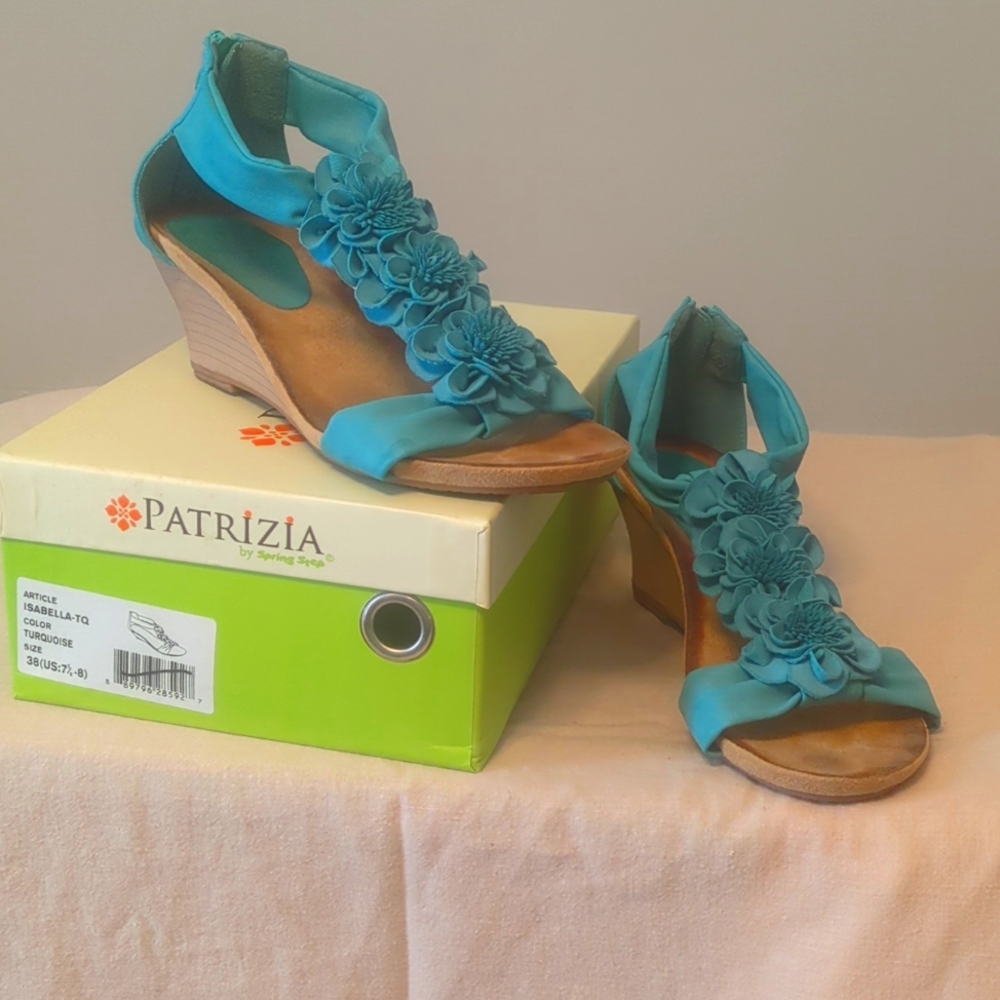 7.5 Turquoise Flower Summer Sandals
